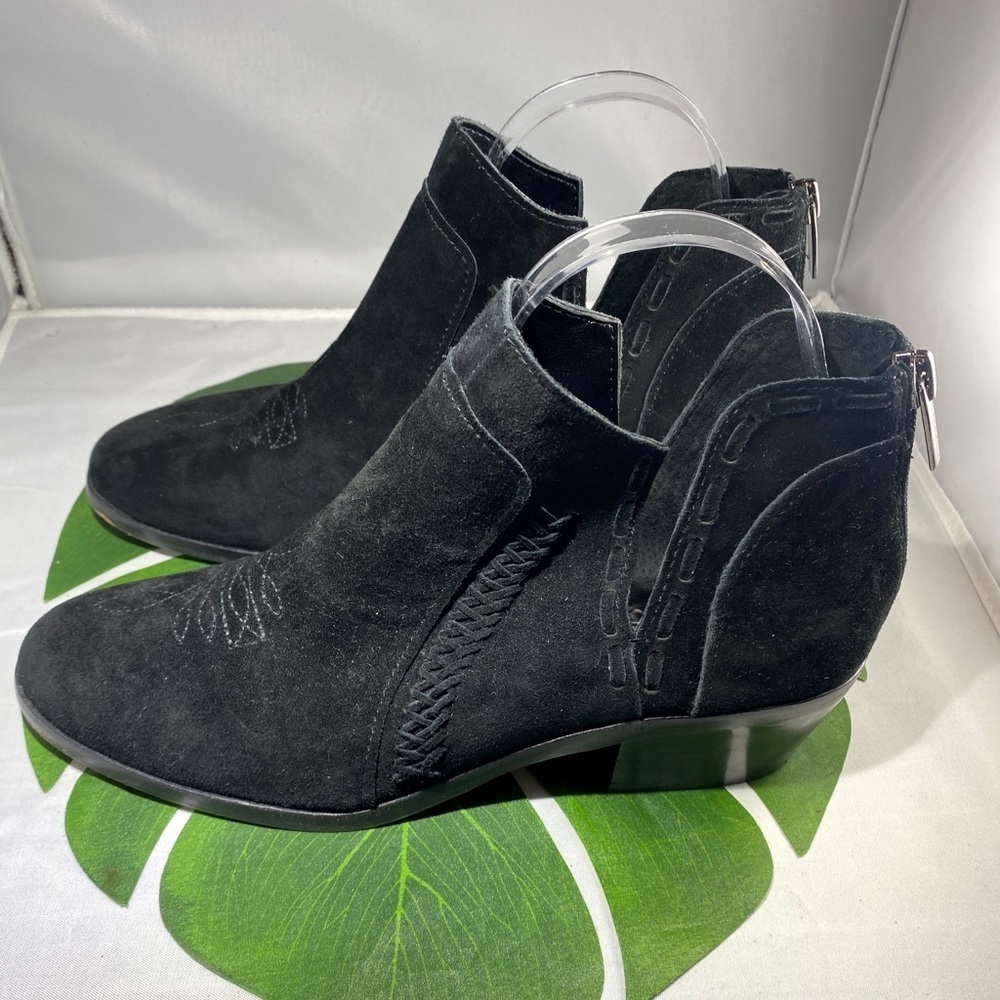 VINCE CAMUTO VC PRESITA BLACK SUEDE‎ BOOTIE​​​​​ - Picture 3 of 9